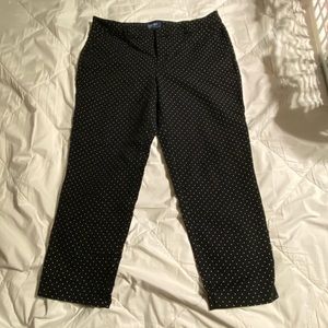 Old Navy Cropped Sz 12 Black w/ Polk Dots